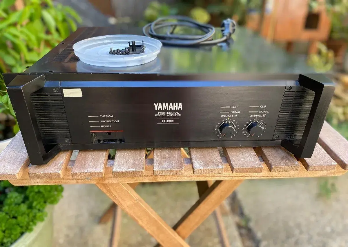 Yamaha PC1602 zosilňovač
