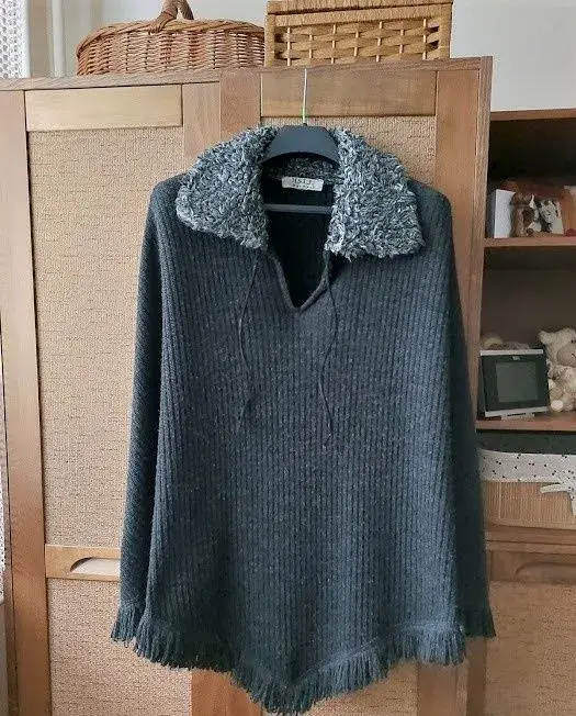 Pletene ponco uni velkost M/L - Quelle
