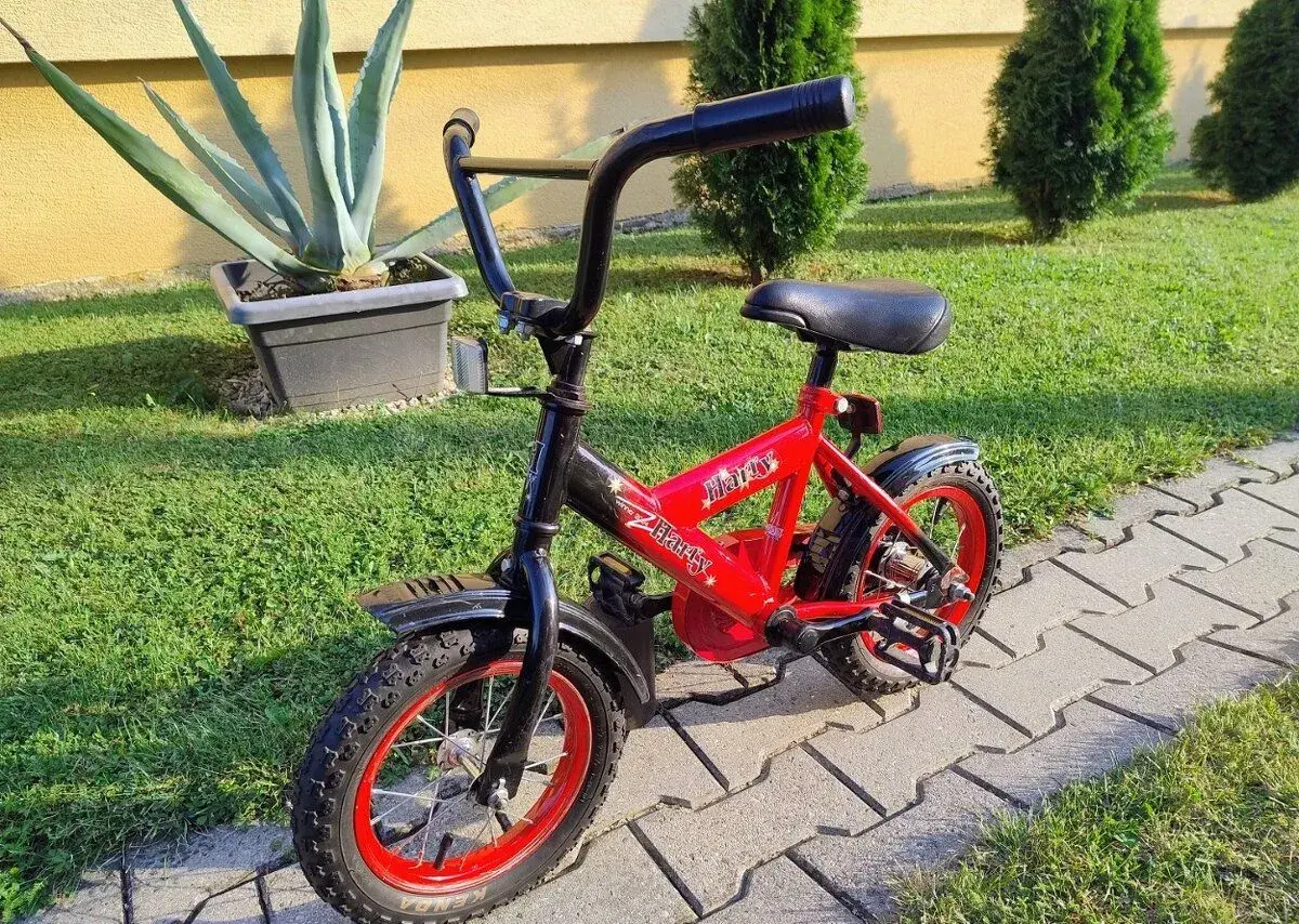 Detský bicykel HARRY 12" s prilbou.