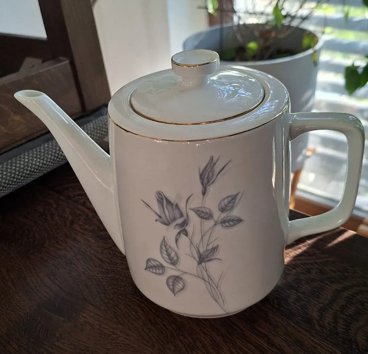 Starožitná porcelánová kanvica / čajník – edícia Diana