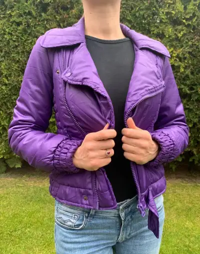 Fialová prechodná bunda