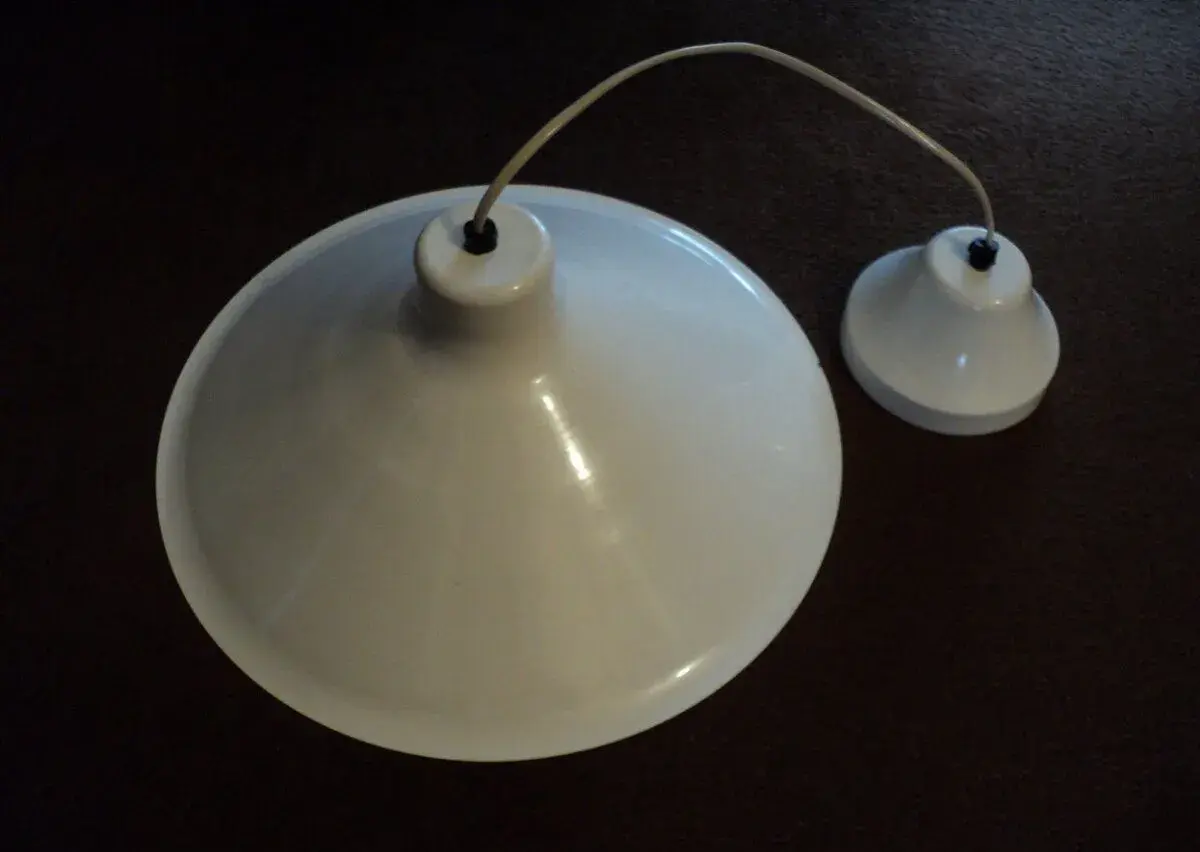 Lustre + tienidlá + mikrovlnka+vysávače,