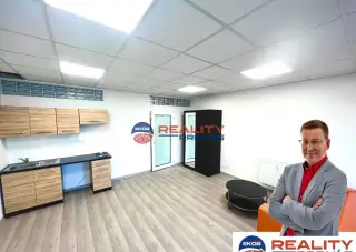 Kancelária v centre mesta s klimatizáciou - Pasáž 46 m2