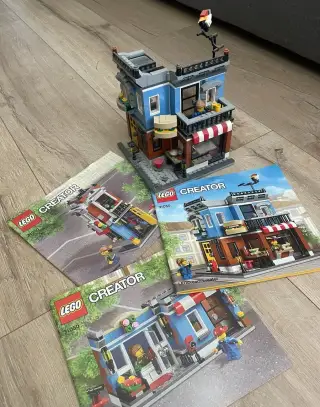 LEGO Creator 3v1 31050 Občerstvenie na rohu