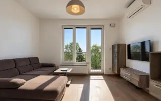 Klimatizovaný 3-izbový byt s veľkým balkónom