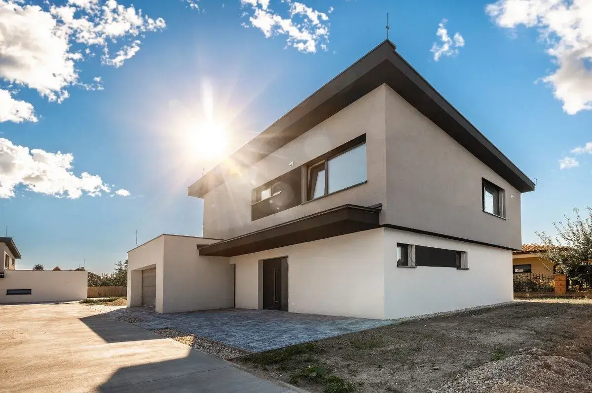 6-izbový dom, dvojgaráž, 683 m² – Dunajská Lužná