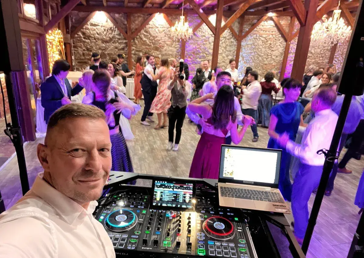 Dj na svadbu, oslavu, firemnú akciu, stužkovú.