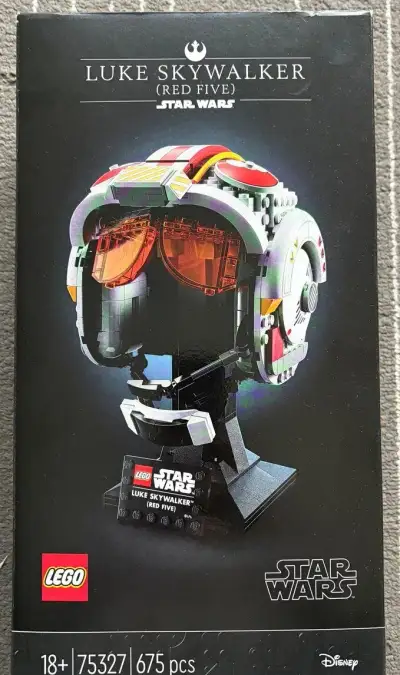 Uplne nove LEGO 75327 - helma Luka Skywalkera
