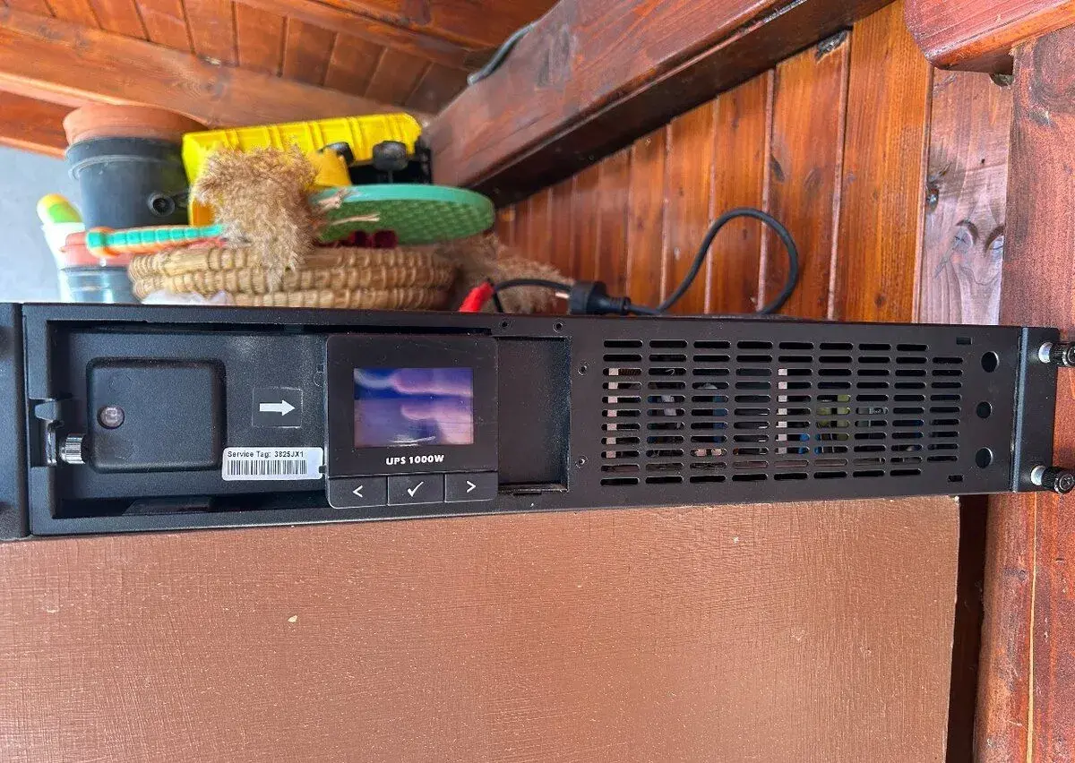 Dell UPS Rack 1000w-záložný zdroj