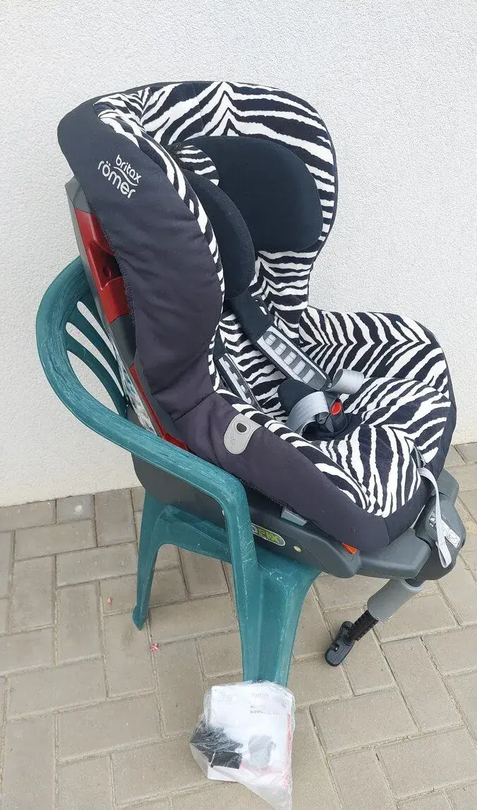 Autosedačku Isofix pre 9-18 kg, zn.Britax Römer. Veľm
