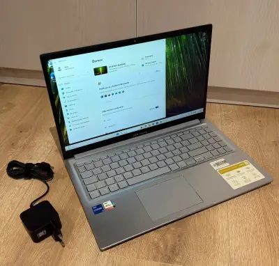 ASUS Vivobook 15 X1504ZA I5/ 16/512Gb - pekný stav