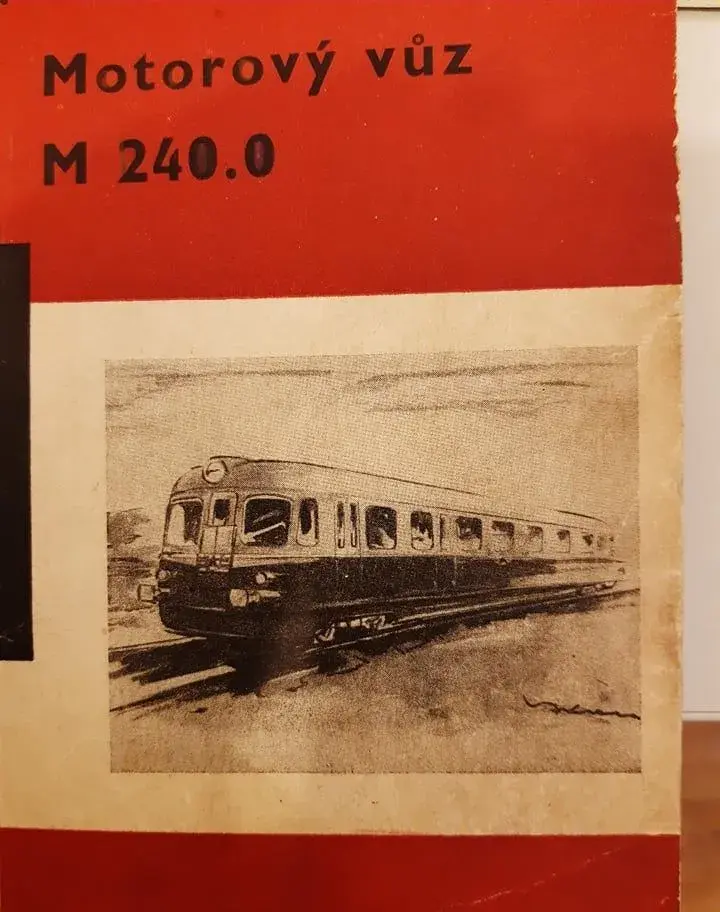 železničné knihy:mot.vozeň M240.0 , M286.1 , loko T466.2,