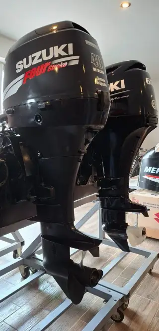 Lodný motor Suzuki 40hp, EFI