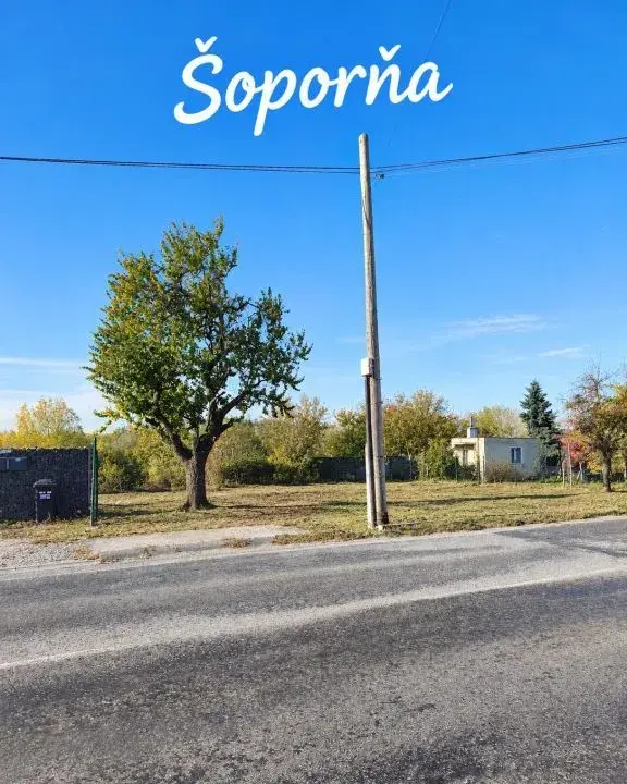 STAVEBNÝ POZEMOK 1 927 m² PRI R1 – ŠTÚDIA PRE 9 BYTOVÝCH JED