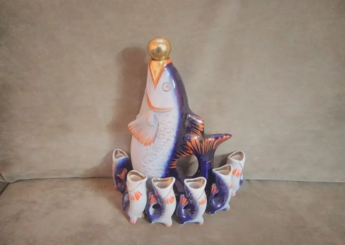 Porcelánová karafa s pohárikmi