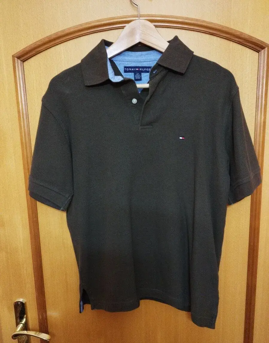 Polo tricko Tommy Hilfiger , velkost S, hnede, nenosene