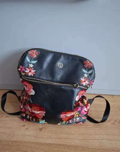 Ruksak desigual