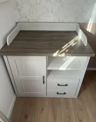 Velkú prebalovaciu komodu.PC 300€