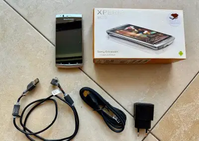 Mobilny telefon Sony Ericsson Xperia Arc LT18i