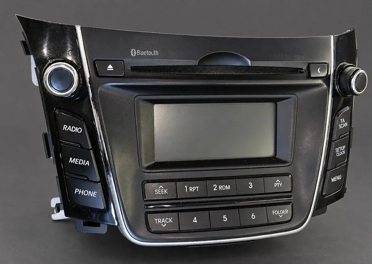 Originálne autorádio Hyundai – CD, Bluetooth