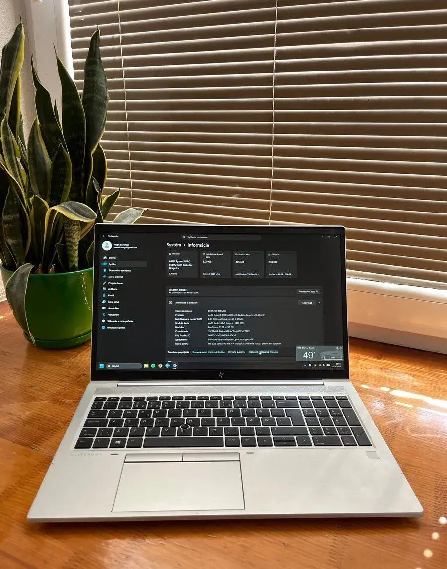 HP EliteBook v Top stave