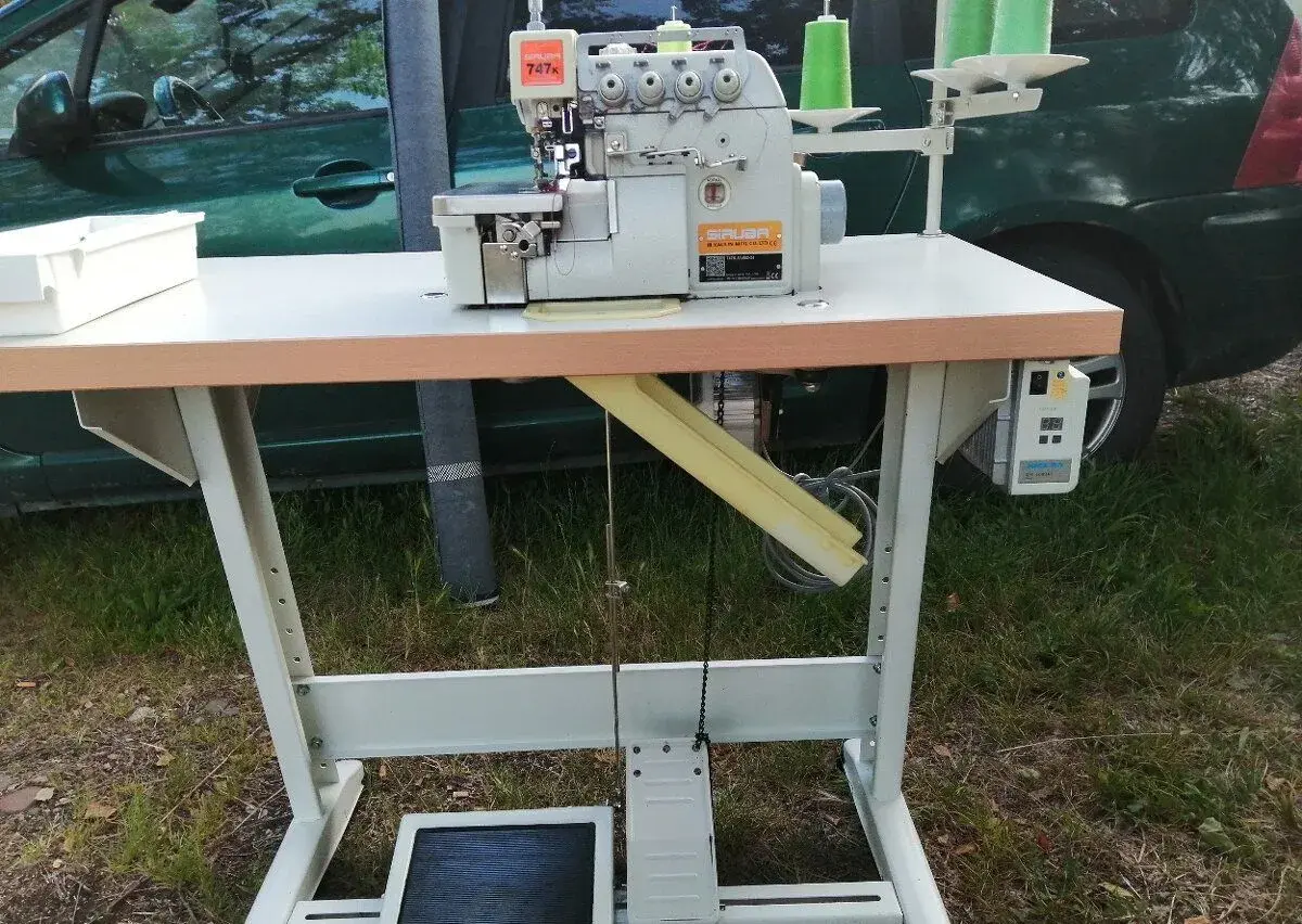 Overlock Siruba 747