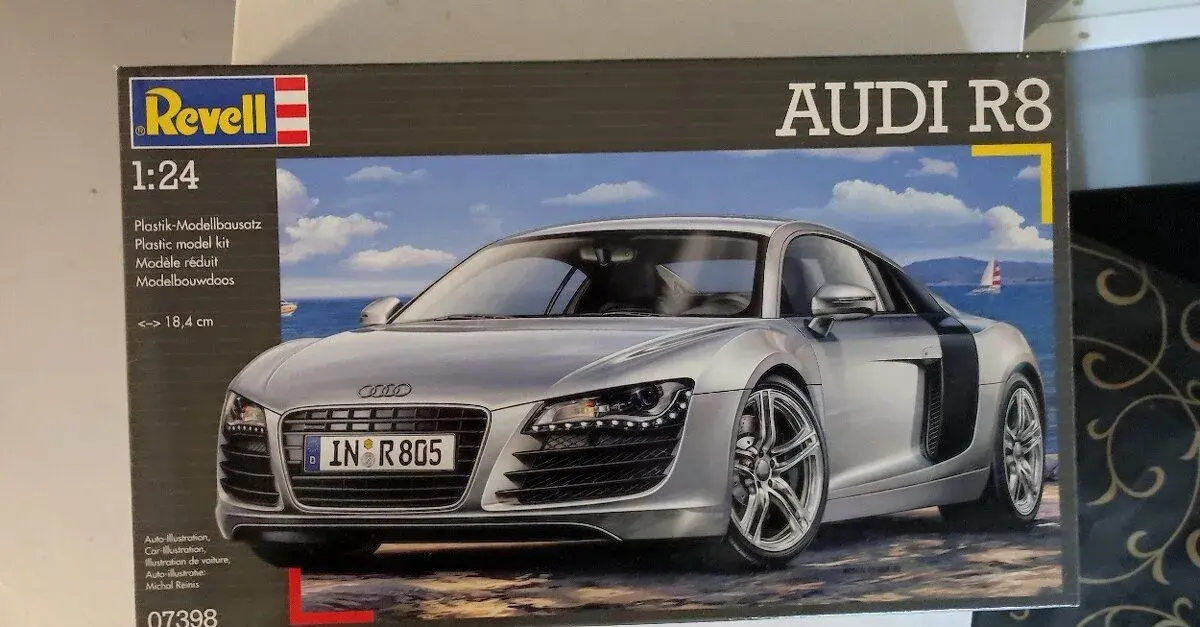 Modely + autíčko na diaľkové ovládanie