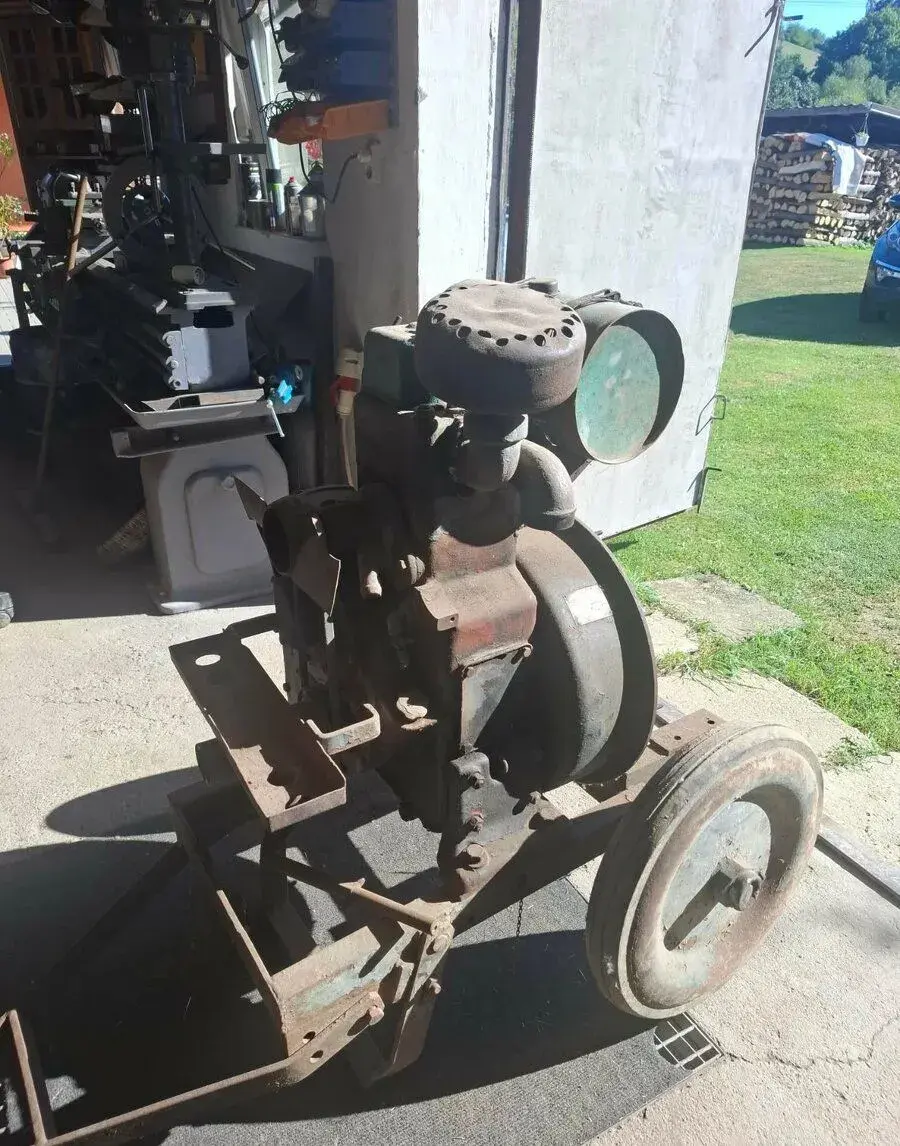 Dizlovy motor.