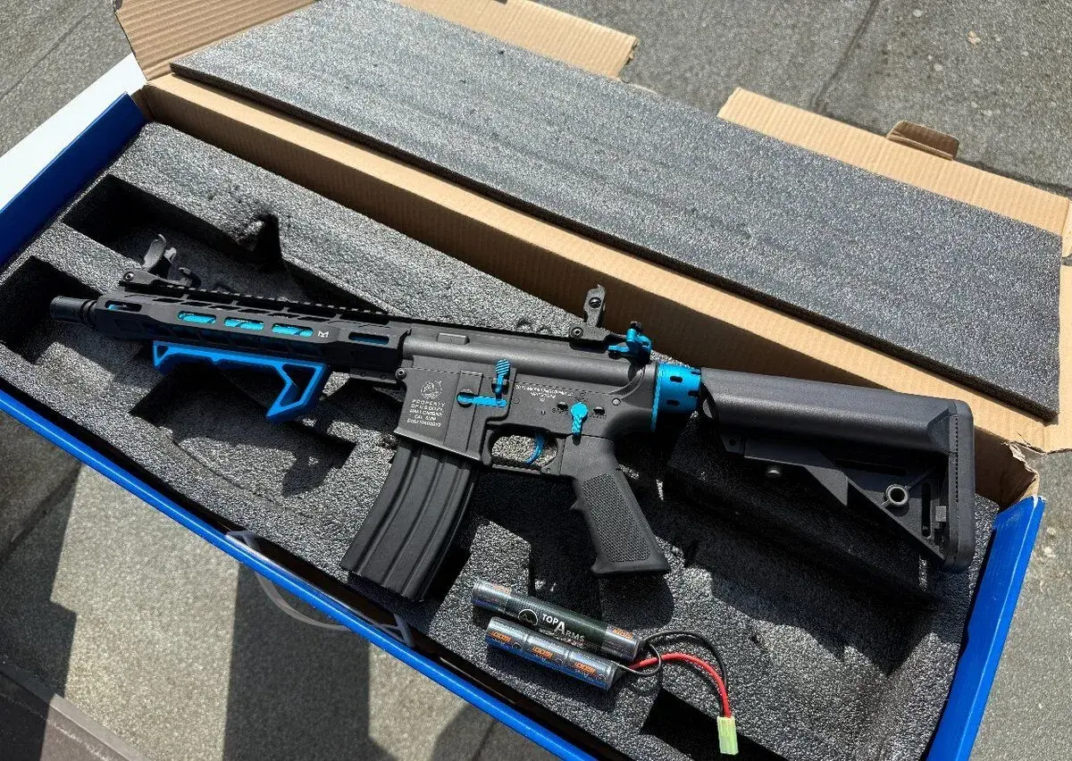 CyberGun M4 Colt Hornet Blue Fox Ed s mosfetom