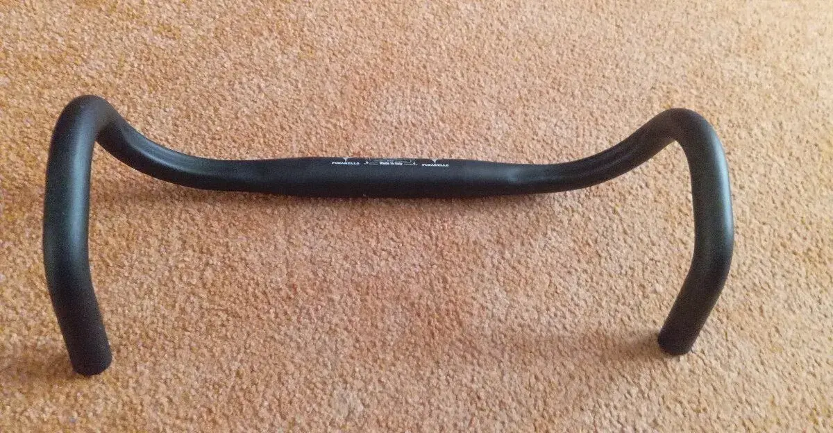 Úplne nové talianske barany Pinarello Anatomic (42 cm)