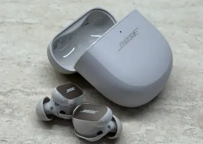 Bose QuietComfort Ultra Earbuds Silver