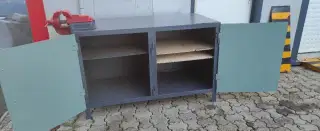 Pracovný stôl