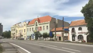 HISTORICKÁ BUDOVA / DOM - OBCHODY a BYTY v centre mesta Šahy