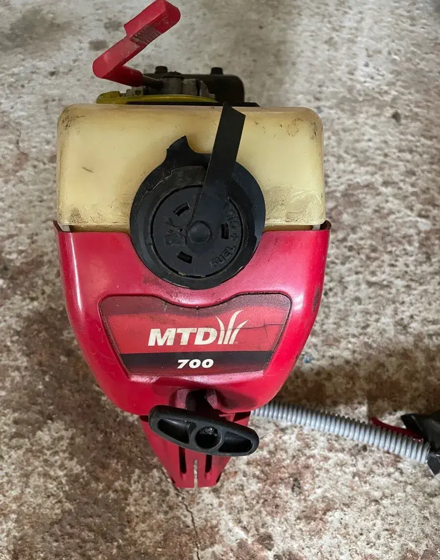 Motor MTD 700 na krovinorez