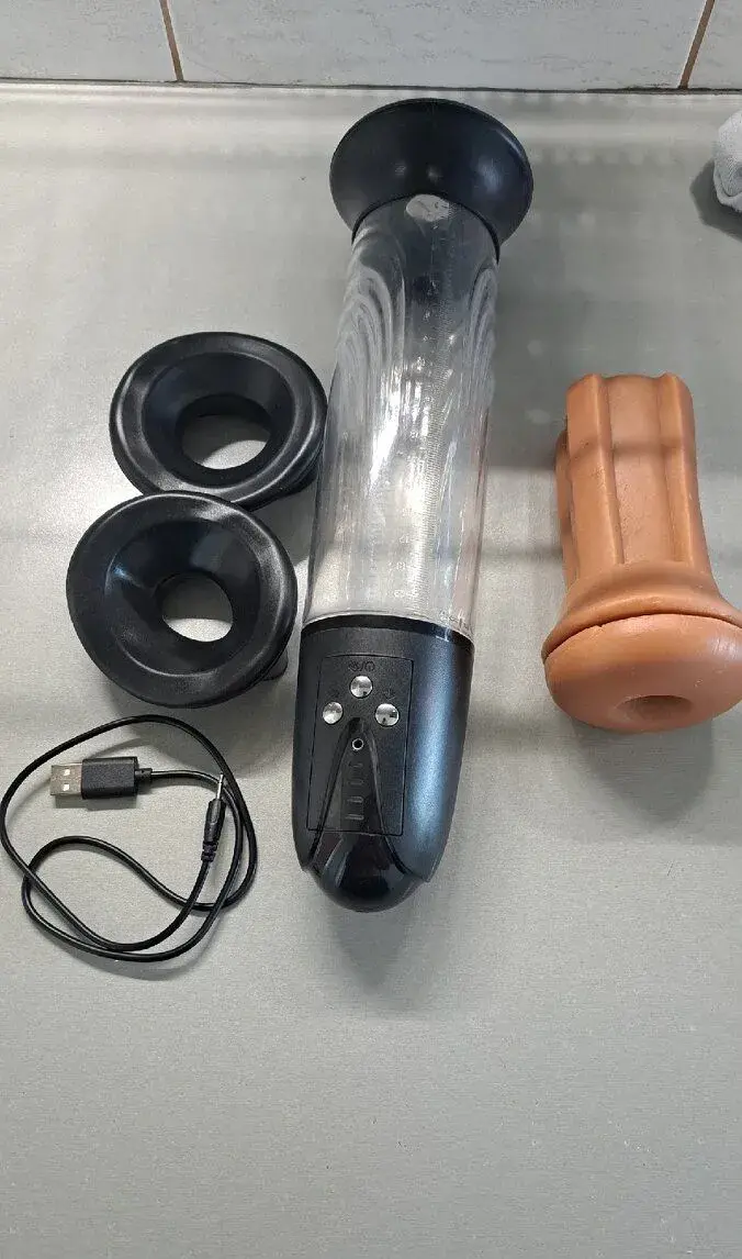 Elektrická vákuová pumpa plus vybračnomasažny nadstavec