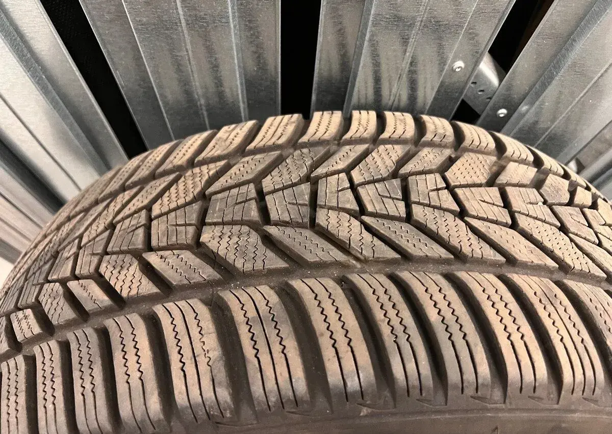 Zimné pneumatiky Hankook W330, rozmer 245/45/R19