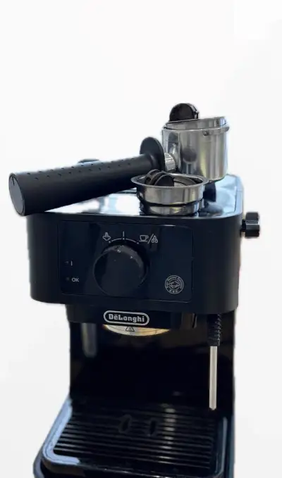 Pákový kávovar Delonghi