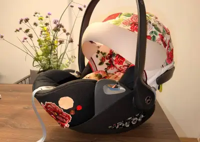 Cybex Cloud Z2 i- size platinum Fashion Spring Blossom Light