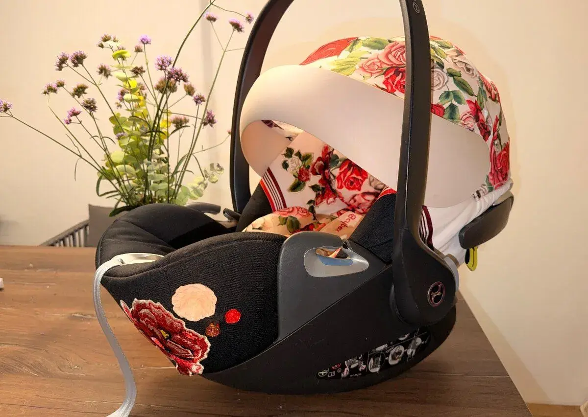 Cybex Cloud Z2 i- size platinum Fashion Spring Blossom Light