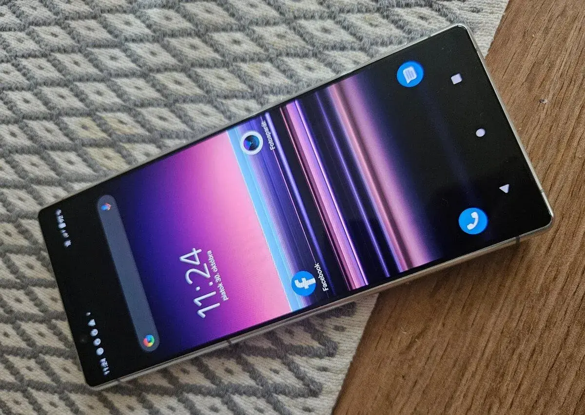Sony Xperia 5. 6gb ram, pekný stav. Bol ako rezervný mobil