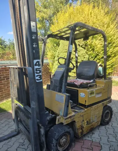 Vysokozdvižný vozík Caterpillar V30