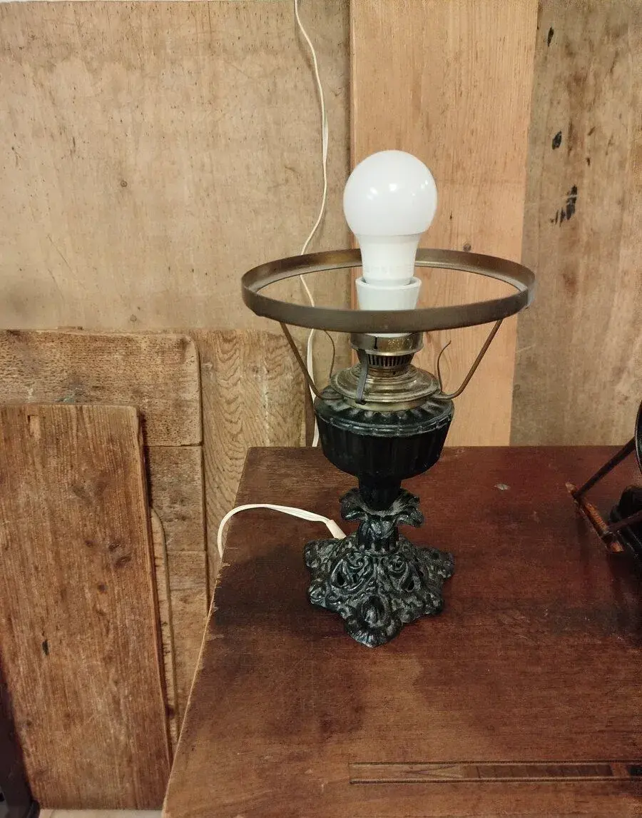 Stará stolná lampa