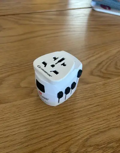 Cestovný adaptér SKROSS World Adapter PRO pre celý svet