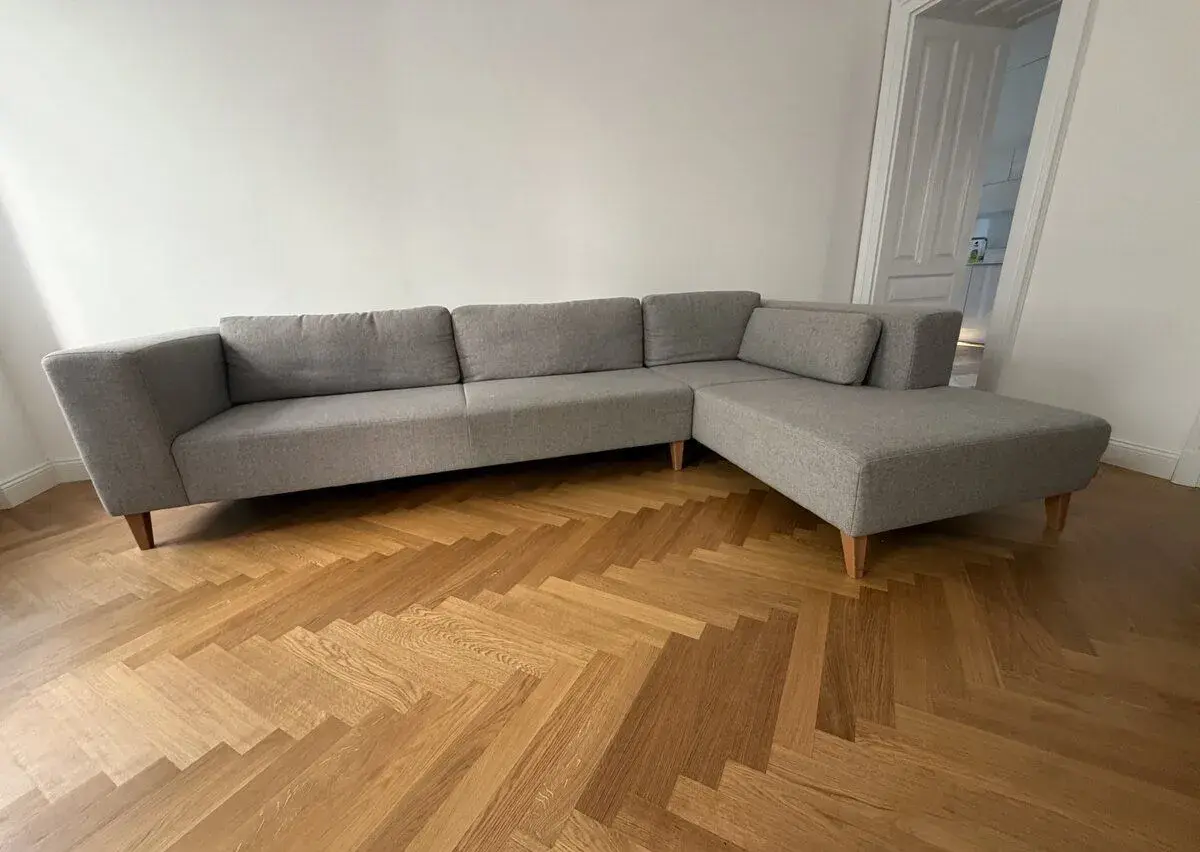 Rohová sedačka BÖHM 320 × 190 cm – sivá