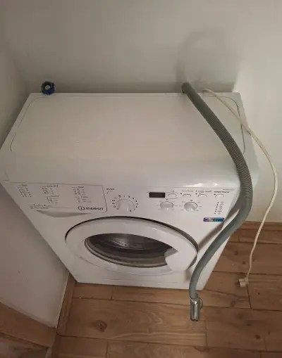 Práčka Indesit malá