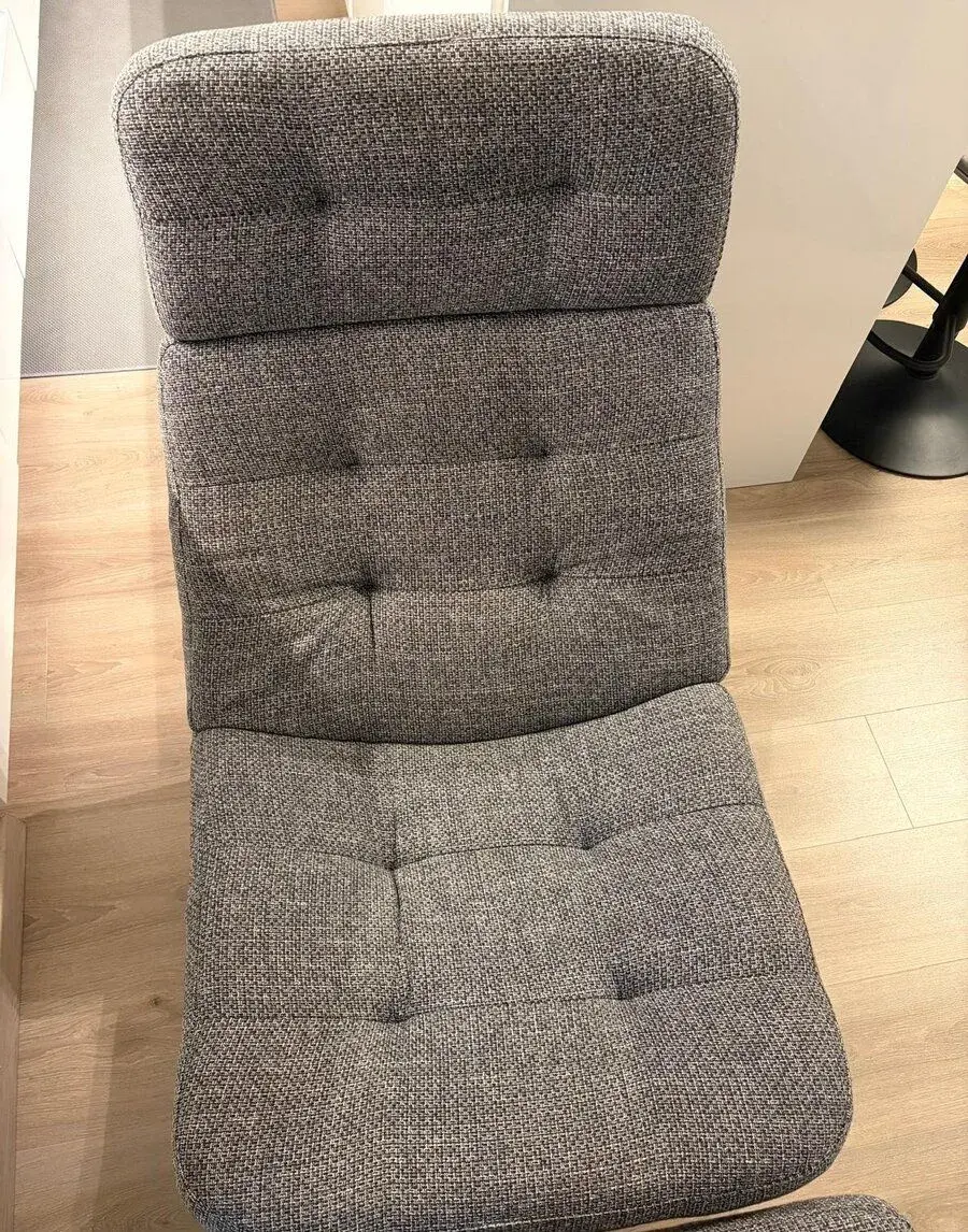 Pohodlné kreslo a podnožku HAVBERG IKEA