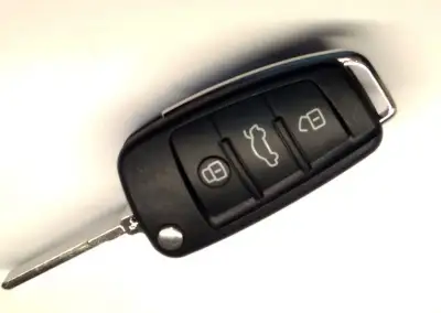 Audi obal