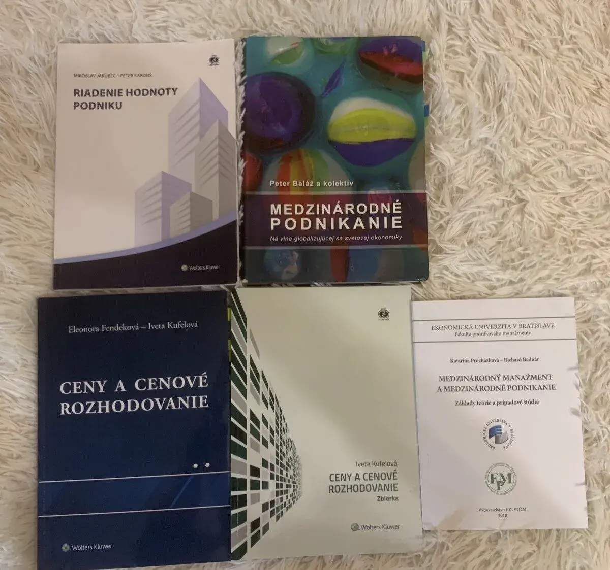 Knihy pre Ekonomickú univerzitu