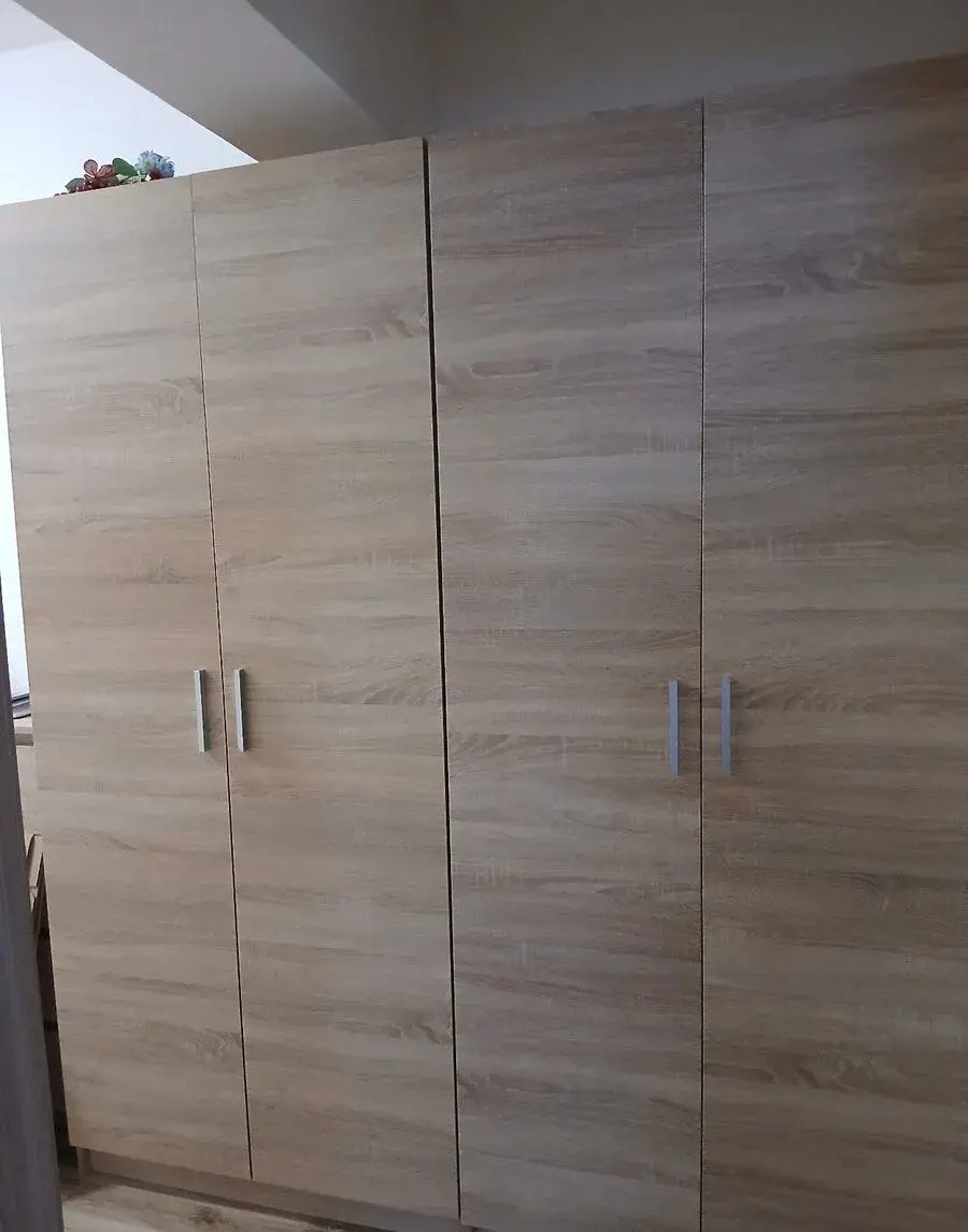 Šatníkova skrina,komoda,botník