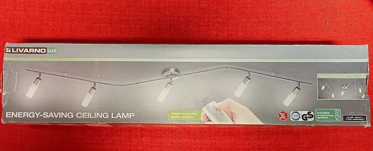 Úsporná stropná lampa, úsporná lampa a Halogénová lampa
